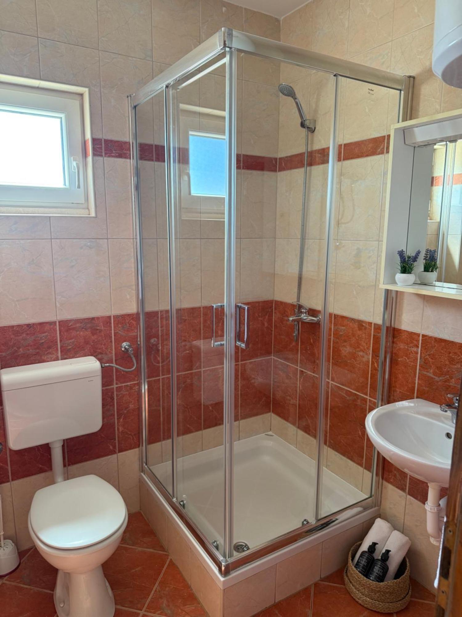 נאום Apartments Batinovic מראה חיצוני תמונה